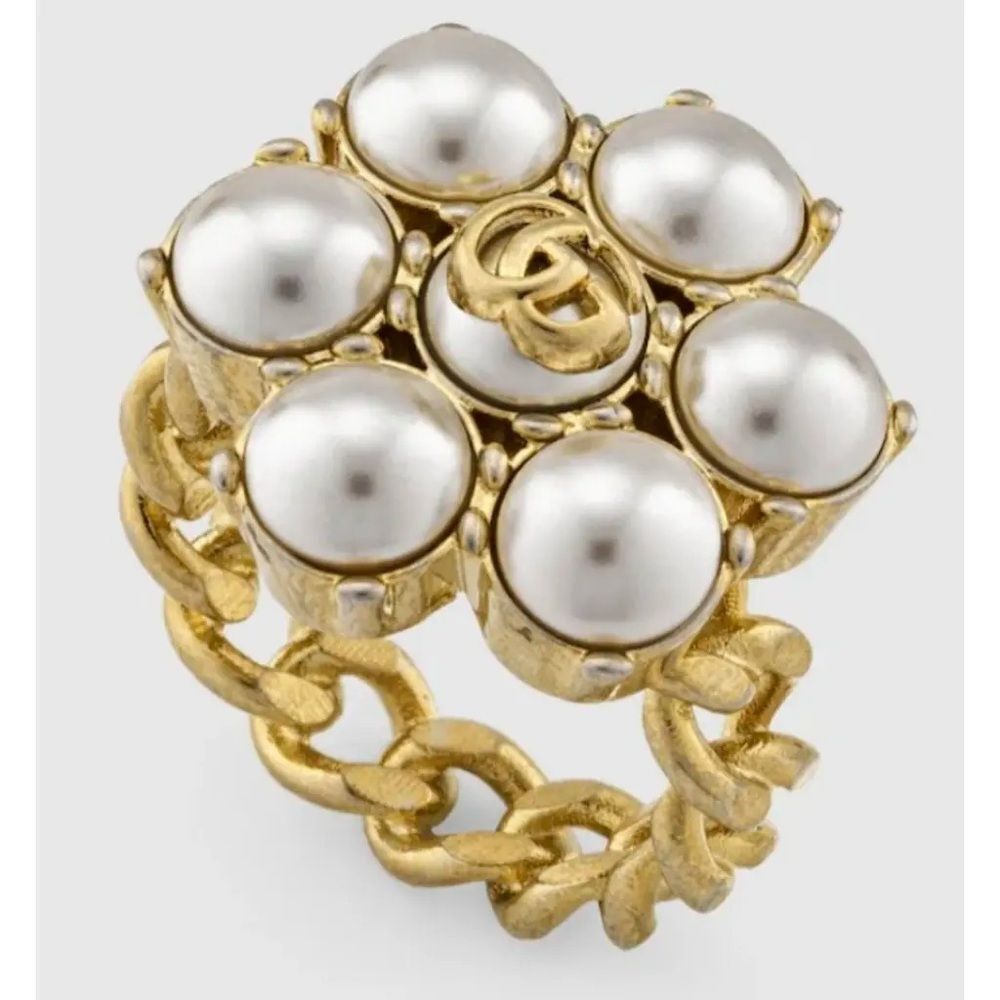 New with box Gucci Gold Tone Pearl Cluster Ring Interlocking Logo fits 8.5/9